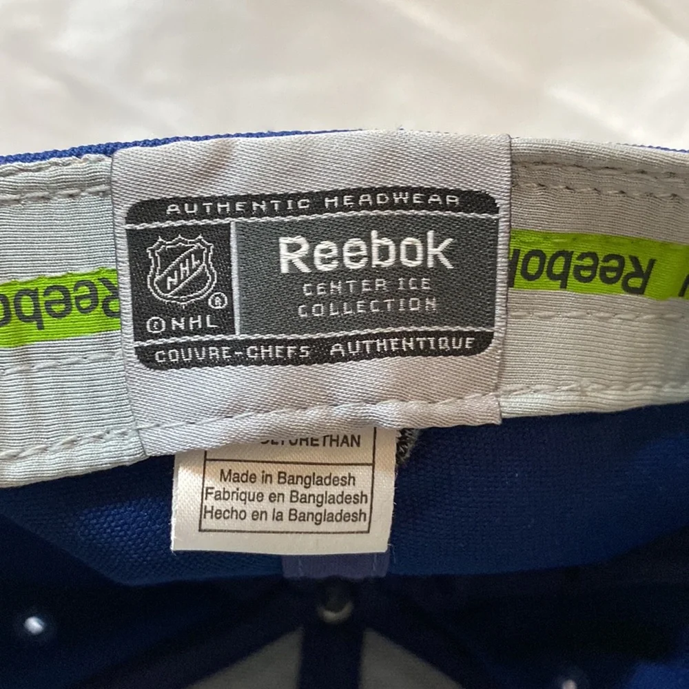 NWOT Reebok Toronto Maple Leafs NHL baseball cap. Size: youth.